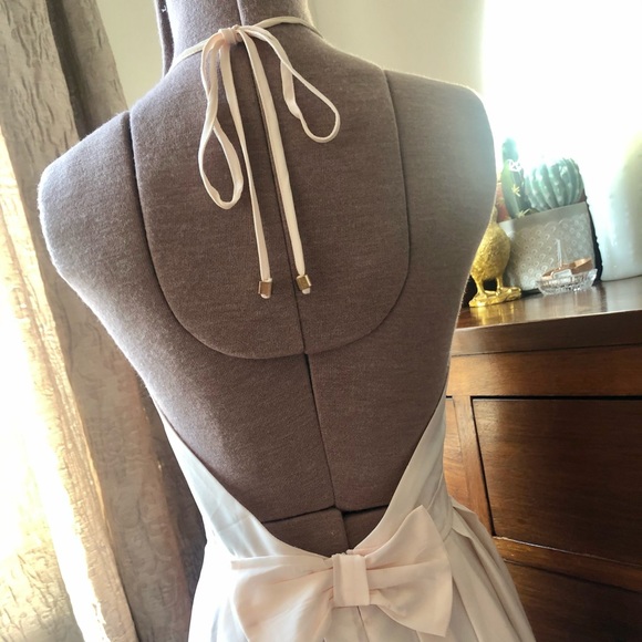 Gorgeous open back light pink pleated bow dress - Picture 4 of 5